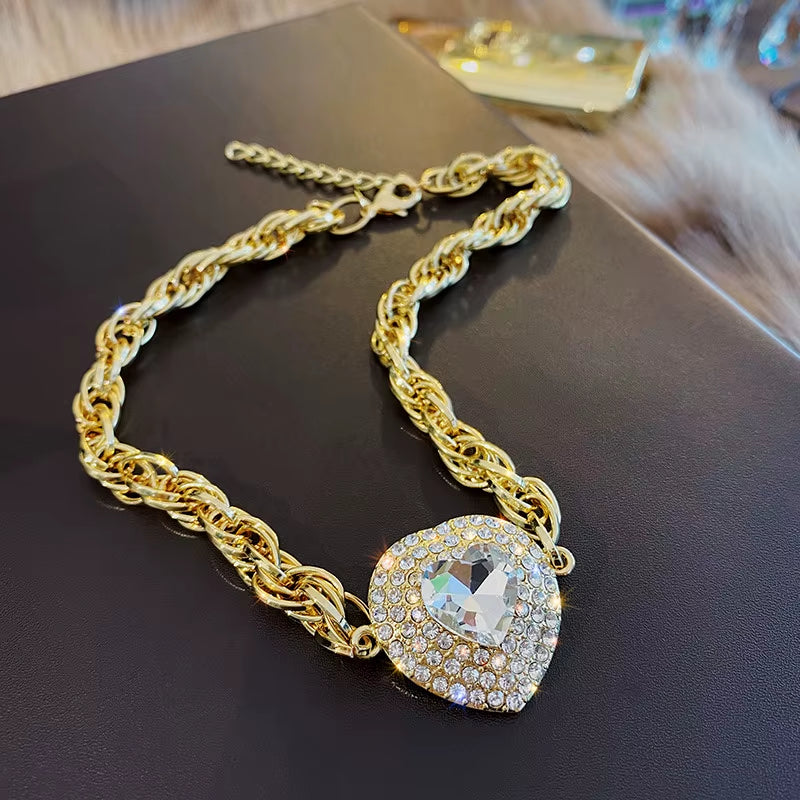 Fashion Golden Heart Crystal Choker Necklaces for Women Geometric Chain Necklaces Statement Jewelry Party