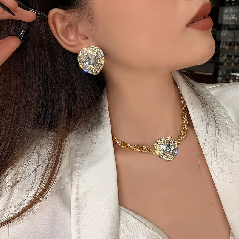 Fashion Golden Heart Crystal Choker Necklaces for Women Geometric Chain Necklaces Statement Jewelry Party